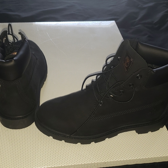 Mens Mid Black Timberlands
